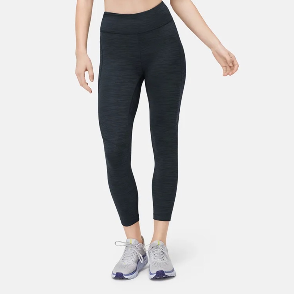 Outdoor Voices Move Free 3/4 Leggings in Night